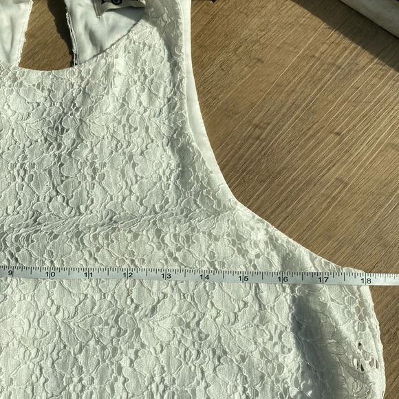 Show me your mumu Ritzy mini white lace dress. Keyhole back, size medium - Picture 15 of 16